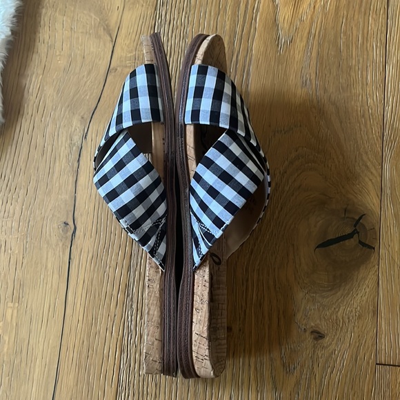 ✨Adorable Sam Edelman Sandals✨ - Picture 4 of 8